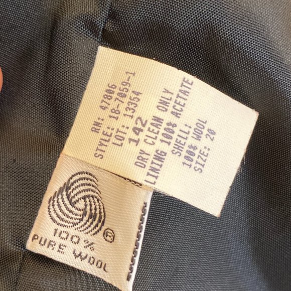 Oleg Cassini women wool black jacket, six rhinesto - Picture 6 of 9